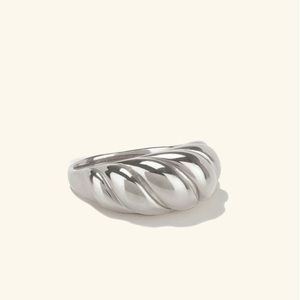 Mejuri Croissant Dôme Ring Sterling Silver